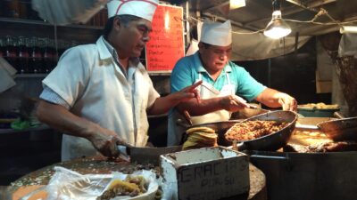 El Paisa, tacos de suadero y longaniza.