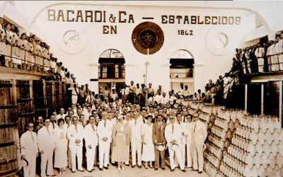 Foto de familia en los primeros años de Bacardí