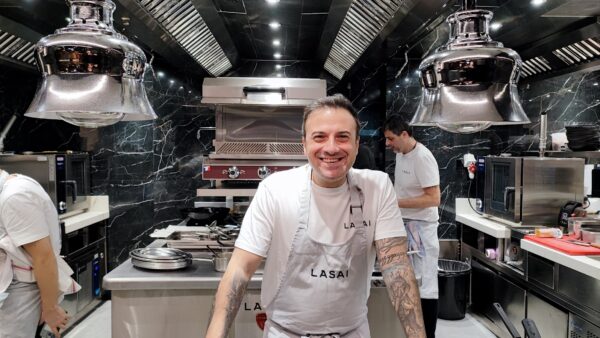 David García Pereda en la cocina de Lasai. Foto: Igor Cubillo.