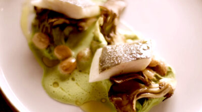 Gallo Pedro con lechuga.