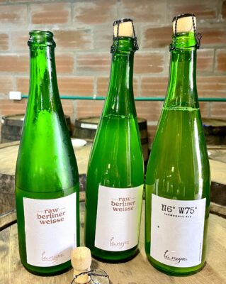 La Negra elabora dos bases: la Raw Berliner Weisse, tradicional alemana a base de trigo y la N6W75, una Farmhouse Ale. Foto: C. Arias.