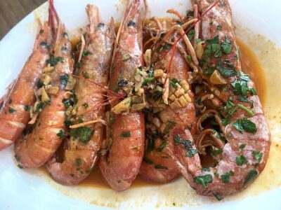 Langostinos al ajillo. Guappo. Foto, Pamela Villagra.