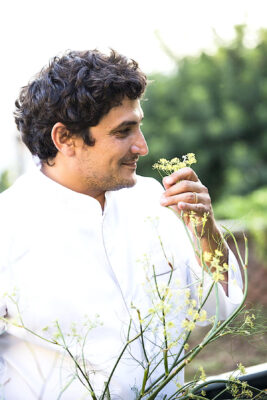 Mauro Cilagreo en su jardín de Menton.
