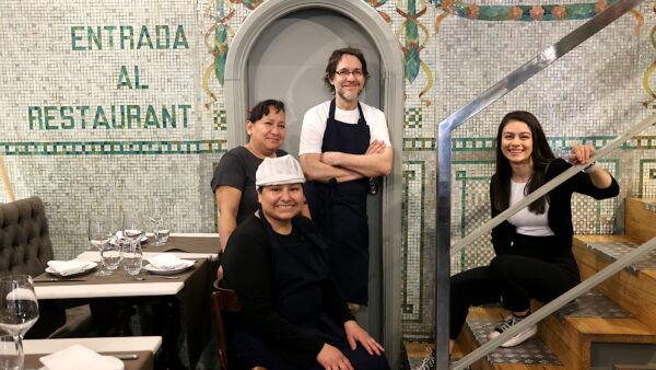 Paul Ibarra y la gent bde Los Fueros.