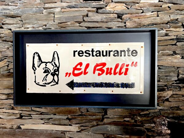 Antiguo indicador de acceso a El Bulli.