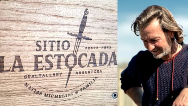 Matias Michelini ante el logo de Sitio la Estocada