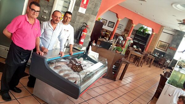 Los hermanos Barrera y Javier Darias. El templete copia (1)