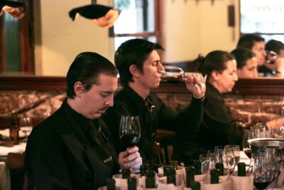 Los sommelier de Don Julio hacen catas periódicas a ciegas. Foto Don Julio.