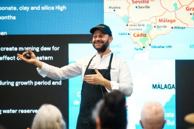 Mat Schuster en una demostración de vinagres de Jerez en Spain Fusion.