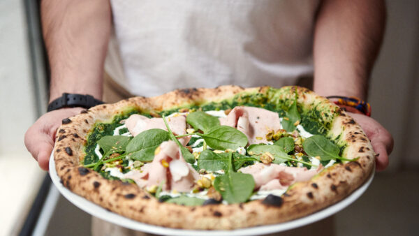 Sartoria Panatieri es una pizzería artesanal de producto orgánico, de proximidad y temporada.
