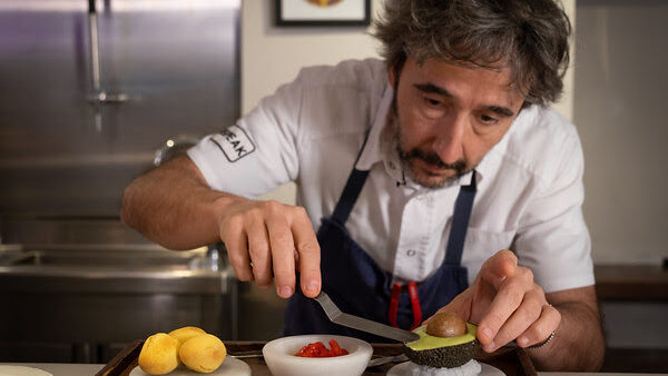 Diego Guerrero prepara sus recetas para Greenpeace