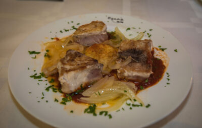 Bonito encebollado