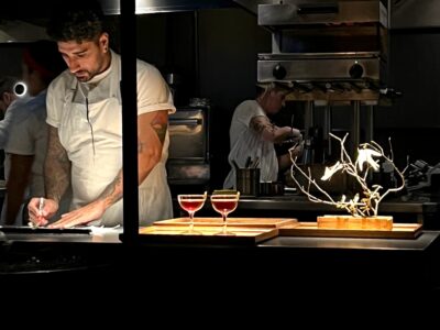 La cocina de Aramburu en pleno servicio