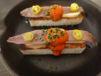 Anchoa con brioche y mantequilla ahumada