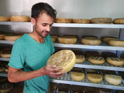 Borja Marrero afinando sus quesos