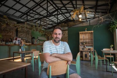 Mikel Setién aprendió en Menorca el abecé de la hostelería