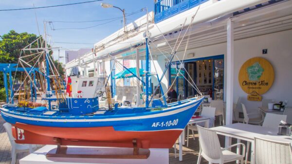 La ambientación marinera de Charco Vivo