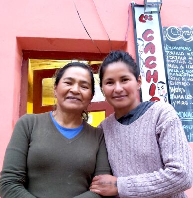 Sabina Díaz y su hija y socia, Sandra Benítez. Foto L. Vesco.