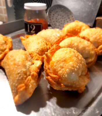 Empanadas de carne picada a cuchillo.