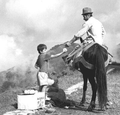 Vendedor ambulante en la sietrra amtioqueña. Autor, Pablo Guerrero. 