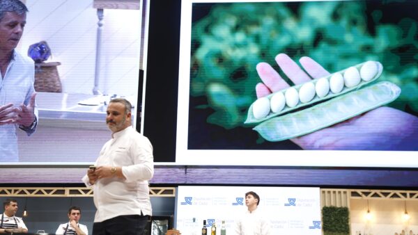 Ángel León presentando la soja marina en Gastronomika 2023