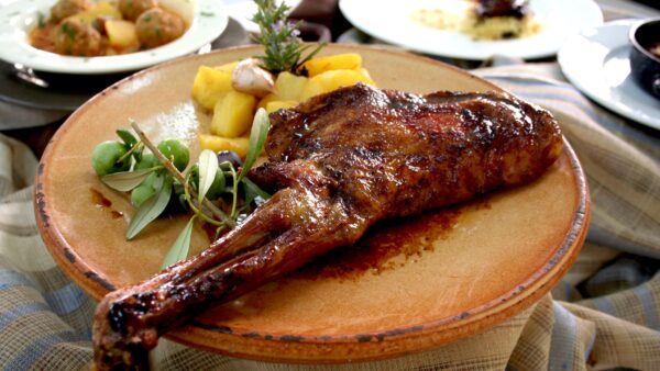 Plato premiado en el concurso de cocina tradicional con chivo. Foto Cabrama