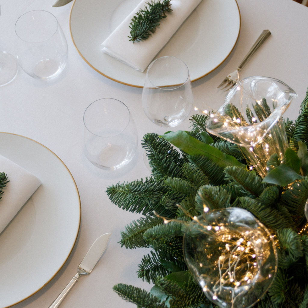 Diez mesas navideñas para festejar fuera de casa 7