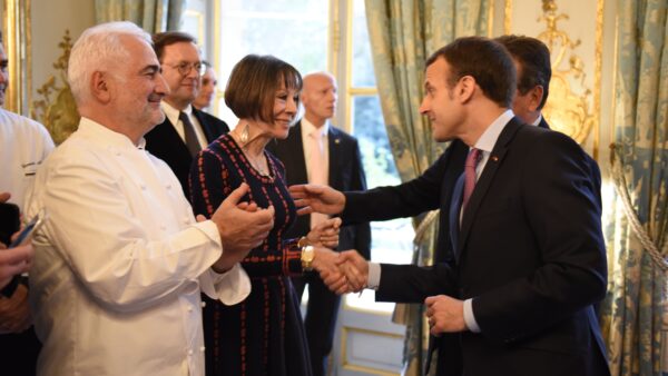 Guy Savoy, Dominique Loiseau y Emmanuel Macron