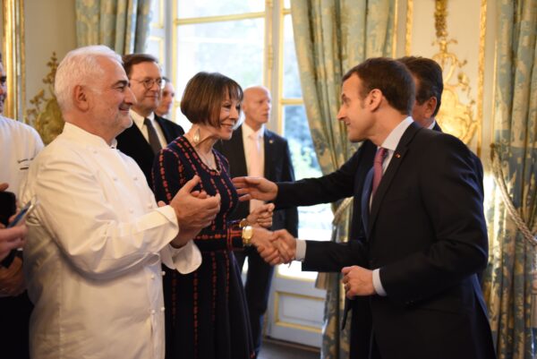 Guy Savoy, Dominique Loiseau y Emmanuel Macron