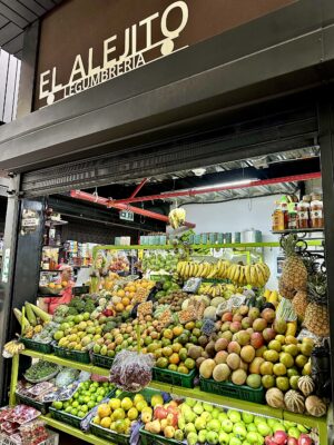 El Alejio, legumbrería de mercado. Foto, Claudia Arias.