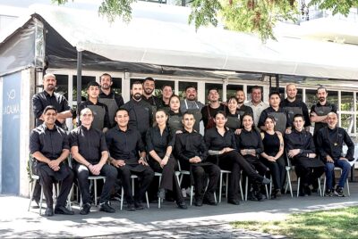 Equipo de La Calma. Mauricio, con polo claro, el cuarto por la izquierda.