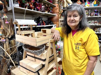 Fanny Narváez. Artesanías El Machetico. 48 años en el mercado. Foto, Claudia Arias.