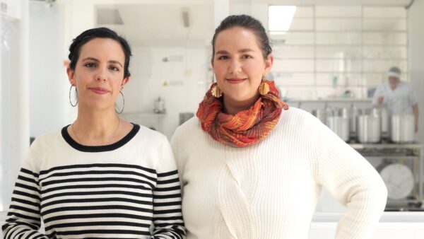 Sara y Matilde en su factoría.