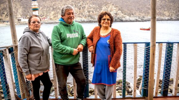 Sonia Ávalos, Jaime Arredondo y Carmen, en la terrazaa de Donde Jaimini. Foto, Pamela Villagra.