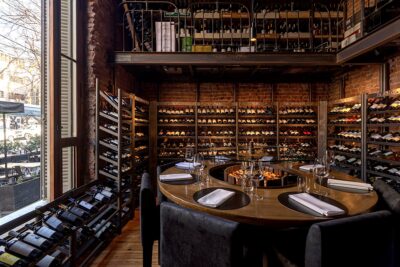 Mesa en la bodega. Foto ©Luis-Abba-Estudio