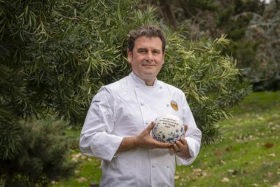 Fernando González con su sol sostenible