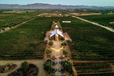 Restaurante Lunario, rodeado de viñedos y huertos.