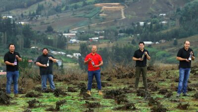 Cinco viñateros con sus vinos