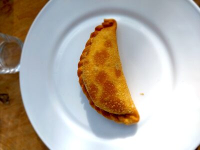 La empanada frita de Cacho. Foto, Leandro Vesco.