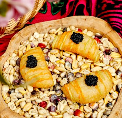 Empanadita de cuy conn tomate de árbol. La María Cocina Libre.