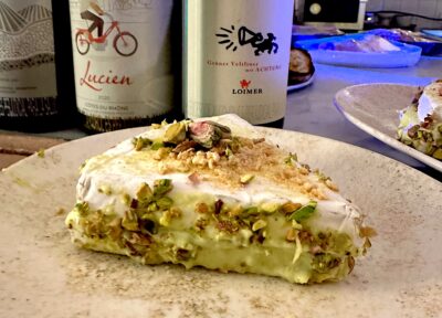 Brie con pistachos. Foto, Cava Oculta.