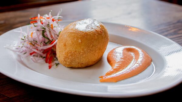 Papa rellena con mayonesa de rocoto. José del Castillo en Isolina.