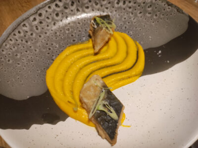 Caballa en adobo con zanahoria encominá de Menudeo