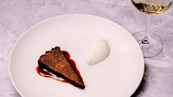 Tarta de chocolate. Ángel de Sousa en Clara Restaurante.