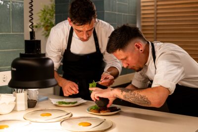 Armand Vidal y Mauro Rivas (Sol Post)