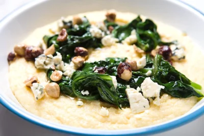 Polenta con queso azul. Narda Lepes en Narda Comedor.