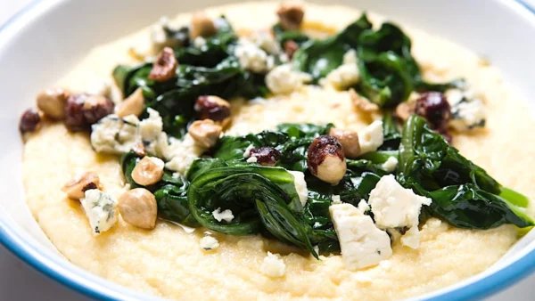 Polenta con queso azul. Narda Lepes en Narda Comedor.