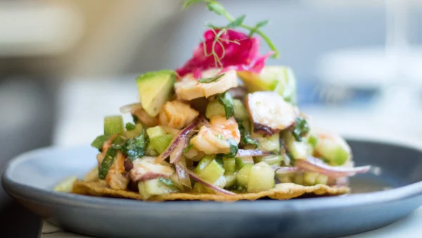 Tostada de mariscos de Los Aguachiles