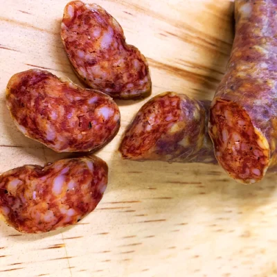 Chorizo curado 'navarra' .