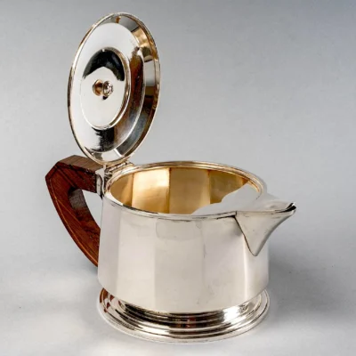 Los diseños clásicos para el servicio del café, usualmente hechos en plata, fueron el referente directo de la revolucionaria moka.